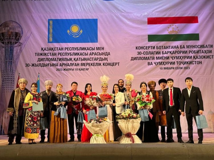Артисты Туркестанского региона выступили в душанбе